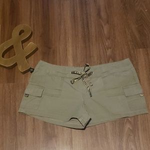 TYTE Jeans military green